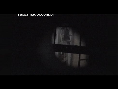 ❤️ Blondie hè videoregistrata in segretu da un voyeur di u quartieru nascostu daretu à i mattoni cavi ❤ Video sessu à co.assistirhentai.ru ❌️❤